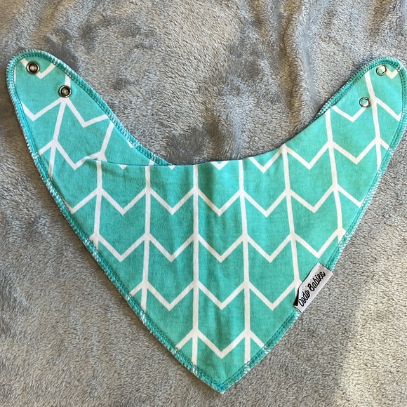 Bandanna Bibs - Picture 2 of 4